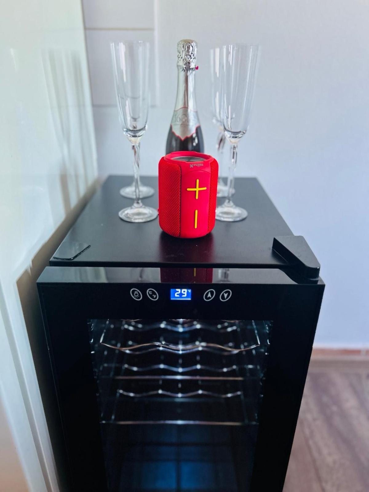 Fly By Suite - Zagreb Airport - 0-24H Self Check In&Out - Parking On Site Velika Gorica Extérieur photo