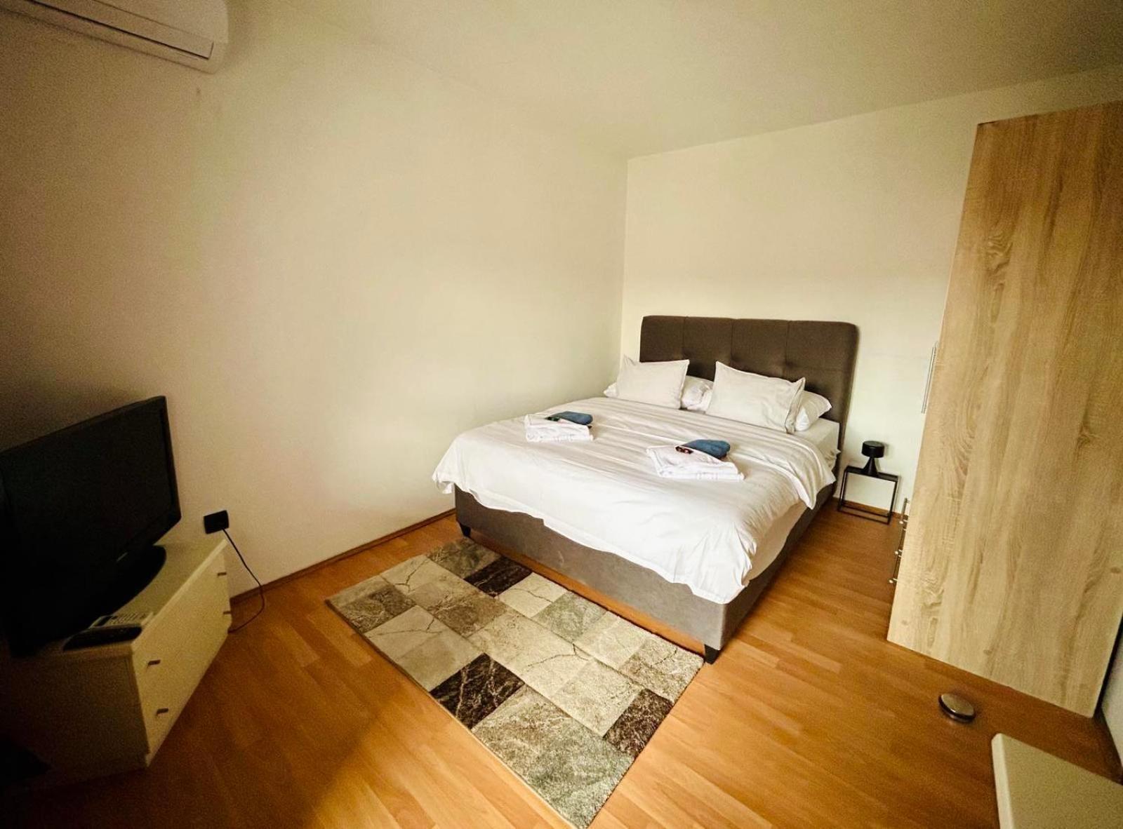 Fly By Suite - Zagreb Airport - 0-24H Self Check In&Out - Parking On Site Velika Gorica Extérieur photo