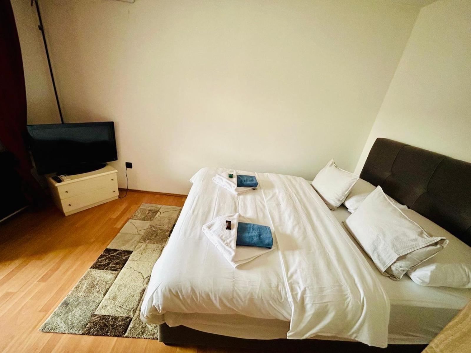 Fly By Suite - Zagreb Airport - 0-24H Self Check In&Out - Parking On Site Velika Gorica Extérieur photo