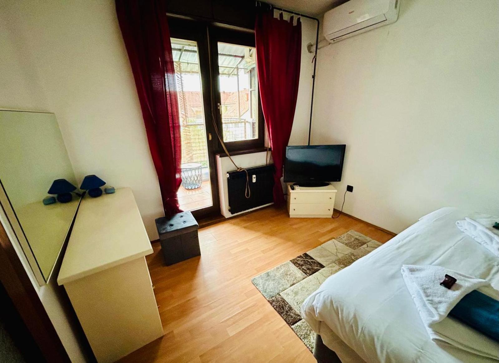 Fly By Suite - Zagreb Airport - 0-24H Self Check In&Out - Parking On Site Velika Gorica Extérieur photo