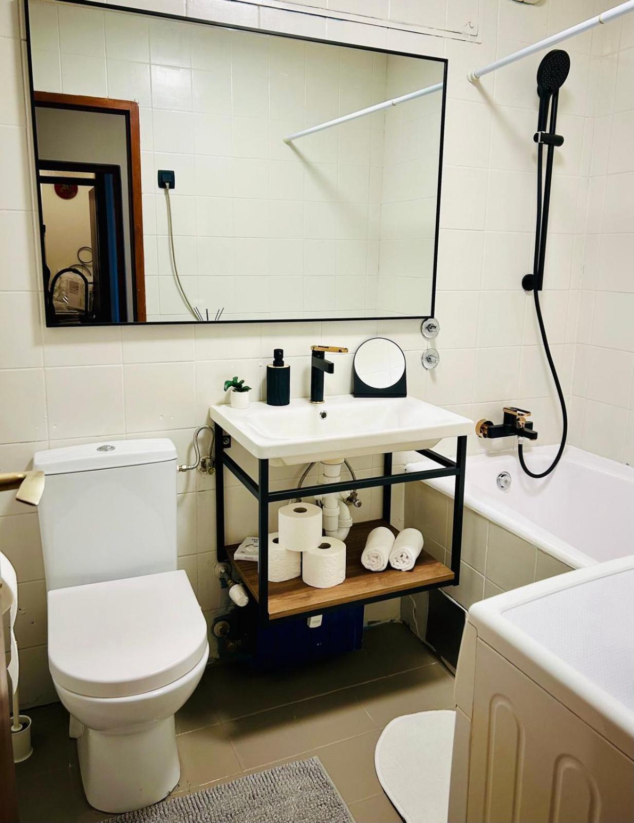 Fly By Suite - Zagreb Airport - 0-24H Self Check In&Out - Parking On Site Velika Gorica Extérieur photo