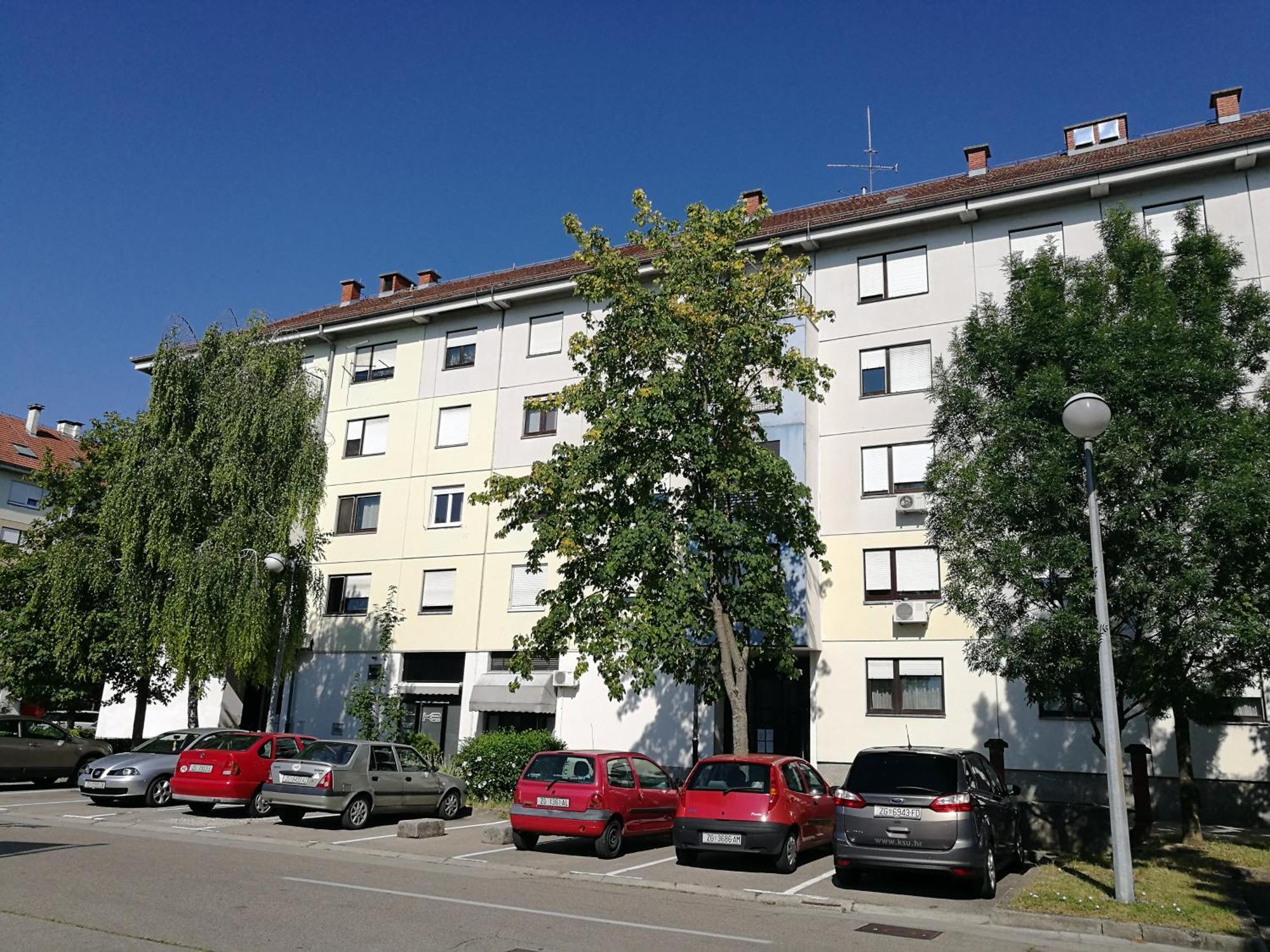 Fly By Suite - Zagreb Airport - 0-24H Self Check In&Out - Parking On Site Velika Gorica Extérieur photo